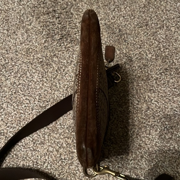 Coach Crossbody Legacy Swingback Signature Brown - Picture 3 of 11